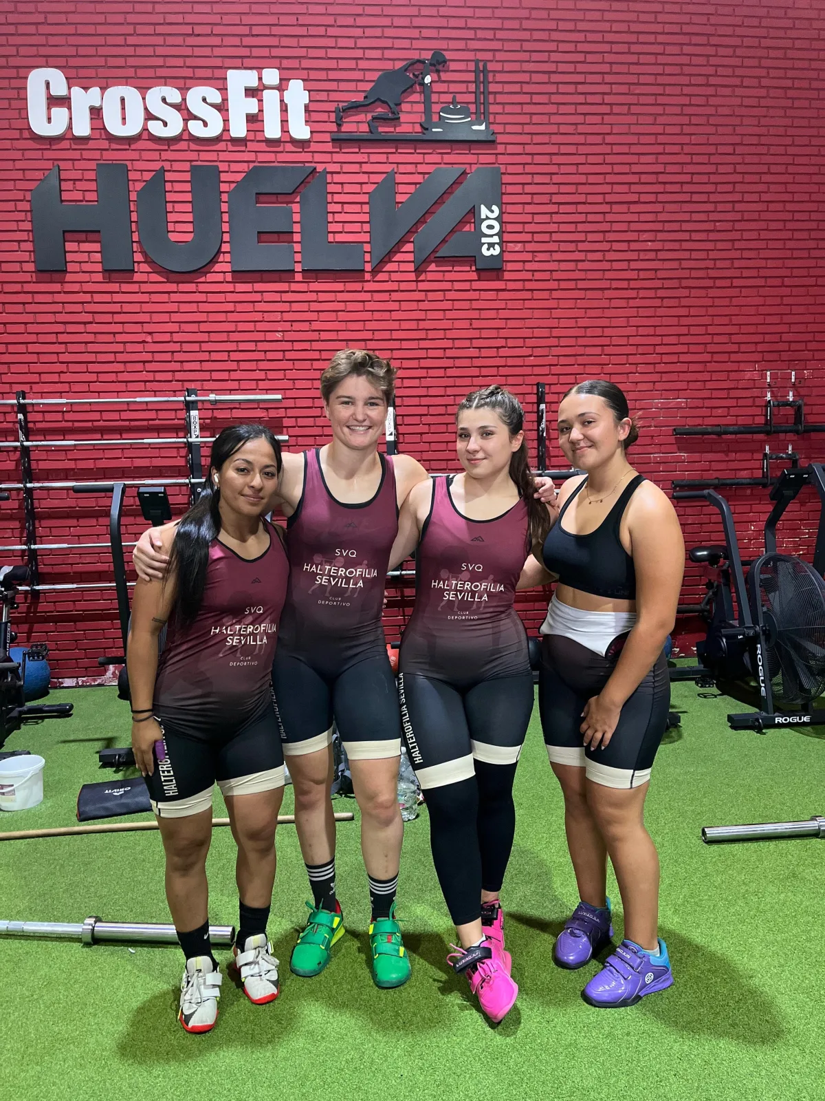 Grupo del club celebrando un entrenamiento